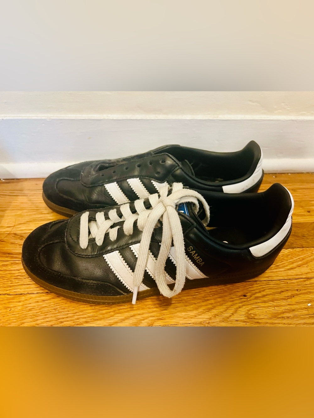 Adidas Samba OG - Excellent Used Condition (missing one shoelace) - Picture 3 of 6